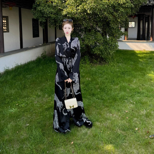法式夏季新款高級感性感豹子睡裙女秋季輕奢冰絲睡衣居家浴袍晨袍