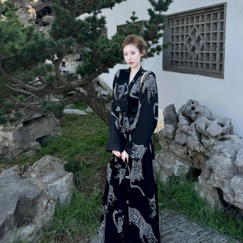 法式夏季新款高級感性感豹子睡裙女秋季輕奢冰絲睡衣居家浴袍晨袍