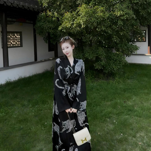 法式夏季新款高級感性感豹子睡裙女秋季輕奢冰絲睡衣居家浴袍晨袍