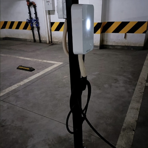 新能源電動汽車充電樁立柱桿子充電站戶外防雨防鏽掛線支架子底座