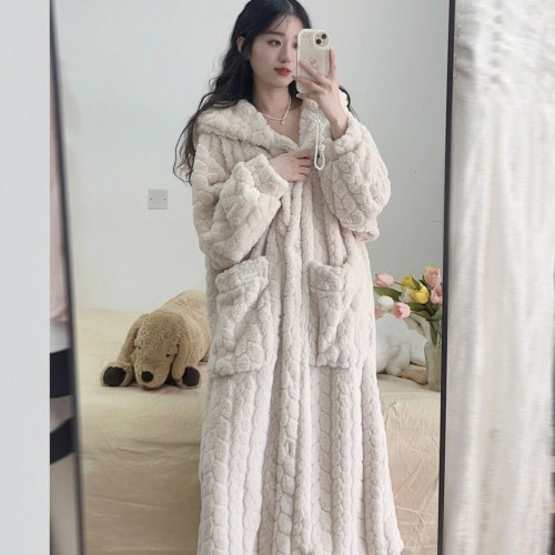 可愛小倉鼠睡衣女秋冬季珊瑚絨加厚長款法蘭絨學生連帽冬季睡袍女