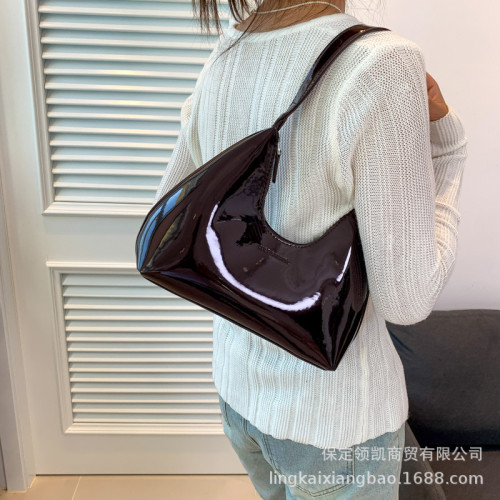 漆皮亮麵包包女法棍月牙包女士單肩包女手提包質感時尚腋下包