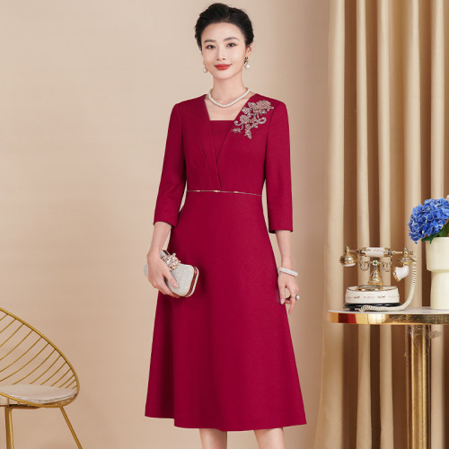 喜婆婆婚宴禮服2025春季新款婚禮端莊喜媽媽女裝年輕酒紅色連衣裙