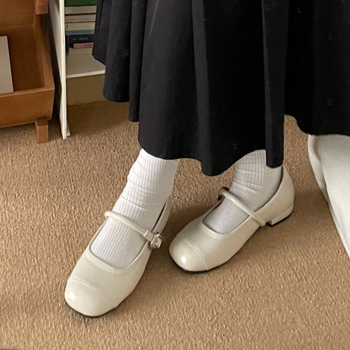 銀色法式溫柔氣質平底淺口單鞋女2025新款夏季復古軟底瑪麗珍鞋子