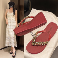 輕奢水鑽人字拖女夏季7.5cm坡高跟橡膠底防滑外穿時尚增高涼拖鞋