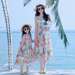 親子裝母女連衣裙2025夏季無袖韓版花朵洋氣純棉度假海邊女童裙子