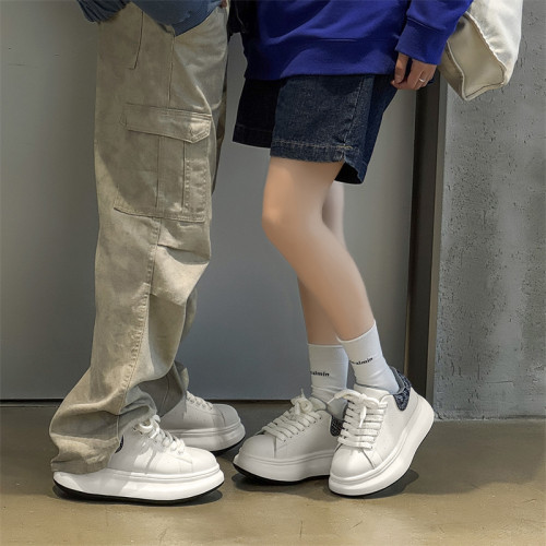 2025春秋季時尚潮流簡約男士小白鞋舒適厚底男女百搭運動情侶鞋