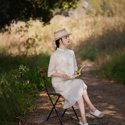 苧麻連衣裙女2025新款洋氣減齡五分袖立領盤釦刺綉綉花改良旗袍裙