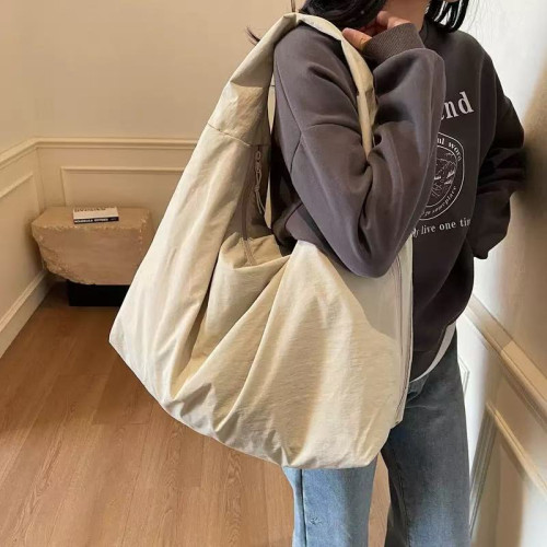 大容量新款托特包女休閒通勤防潑水簡約純色百搭慵懶風單肩腋下包