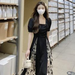 復古網紗拼接連衣裙女2025夏季新款收腰顯瘦方領設計感法式小黑裙