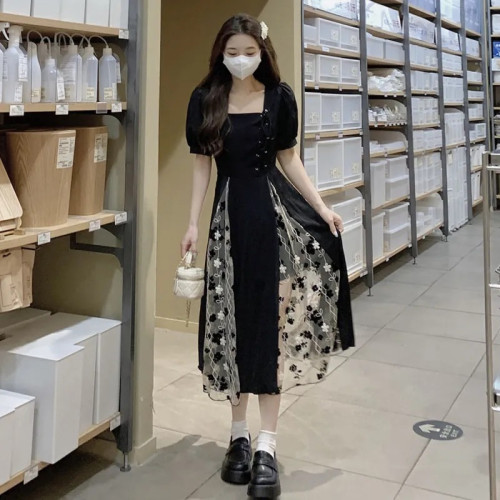 復古網紗拼接連衣裙女2025夏季新款收腰顯瘦方領設計感法式小黑裙