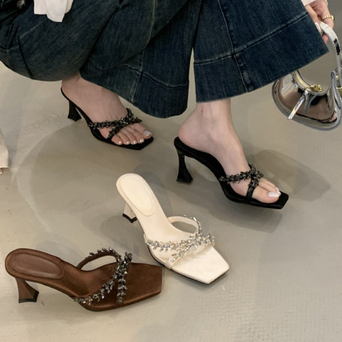 楊樹林夏季方頭水鑽一字帶涼鞋女粗跟露趾性感交叉帶法式綢緞高跟