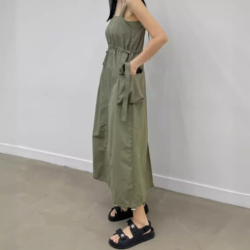 韓國chic夏季小衆設計款方領抽繩系帶收腰顯瘦大口袋背帶連衣裙女