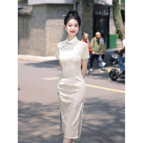 旗袍2025新款夏季改良年輕款少女白色新中式日常可穿小個子中長款