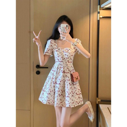 夏季新款法式超仙拼接氣質方領泡泡小個子碎花連衣小清新薄裙子