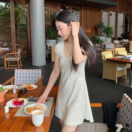2025新款法式緞面短款睡裙睡衣Petit flower度假性感家居服夏季