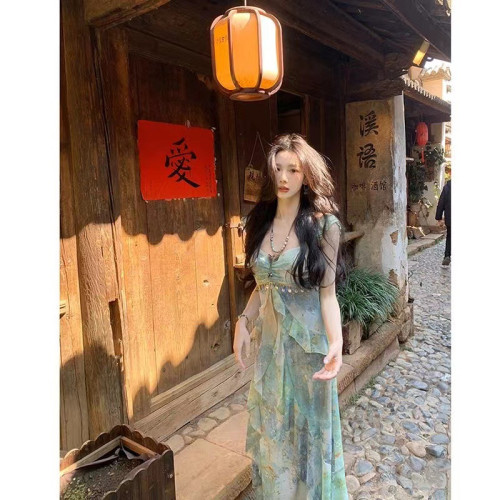 法式林間浮夏氣質度假吊帶連衣裙暈染夏季新款收腰裙子新時尚爆款