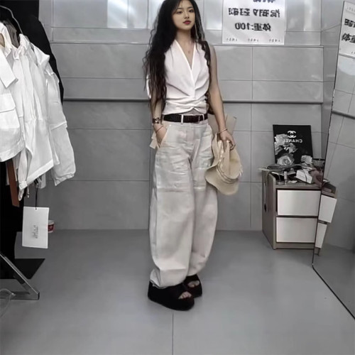 25217大愛美依緣2025夏季新款設計感扭結V領無袖上衣寬松濶腿褲女