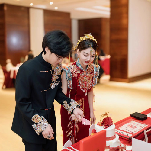 新中式旗袍訂婚服2025新款敬酒服新娘結婚禮服開叉露背小個子修身