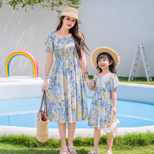 法式親子裝一家三口度假風高級感母女裝連衣裙夏季花襯衫碎花裙洋