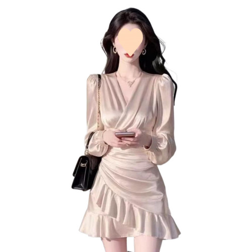 高級感氣質收腰長袖連衣裙女裝2025春季新款洋氣小個子緞面短裙子