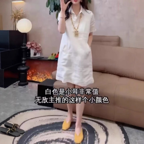 25250大愛美依緣2025夏季新款高級感純色翻領短袖寬松顯瘦連衣裙