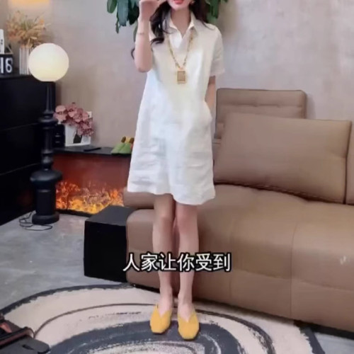 25250大愛美依緣2025夏季新款高級感純色翻領短袖寬松顯瘦連衣裙
