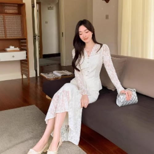 2025新款春季輕奢法式修身蕾絲拼接V領襯衫長裙套裝女