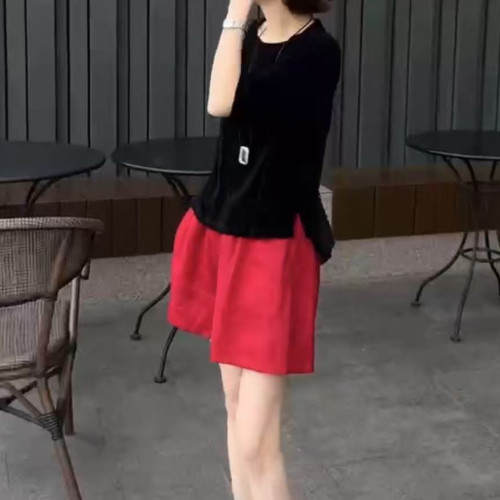 25031婕妤秀經典時尚氣質黑色上衣2025夏季款設計感圓領紅色短褲