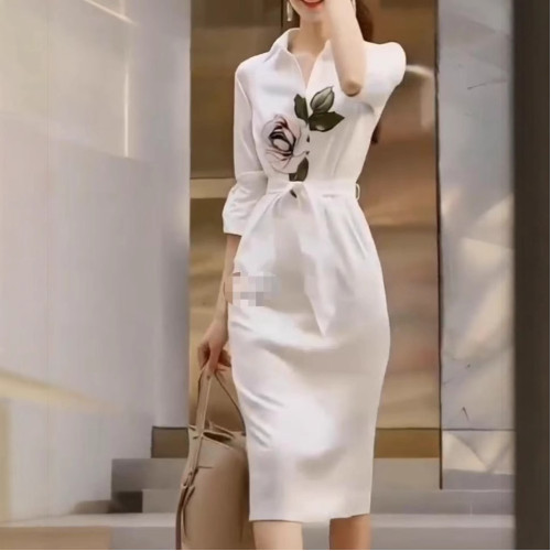 25061婕妤秀白色印花襯衫式連衣裙女2025新款今年流行春季款