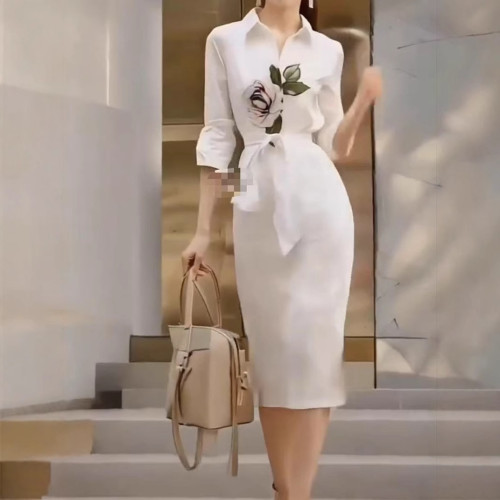 25061婕妤秀白色印花襯衫式連衣裙女2025新款今年流行春季款