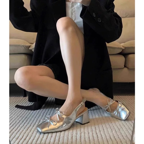 女夏外穿2025年新款時尚高級感氣質銀色蝴蝶結粗跟高跟單鞋女涼鞋