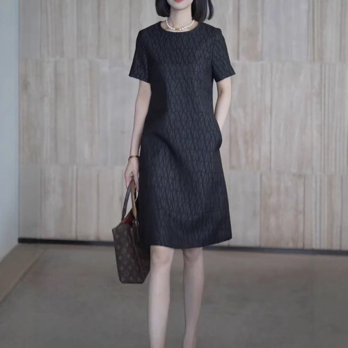 25367大愛美依緣2025夏季新款法式高級感輕奢短袖小香風連衣裙女