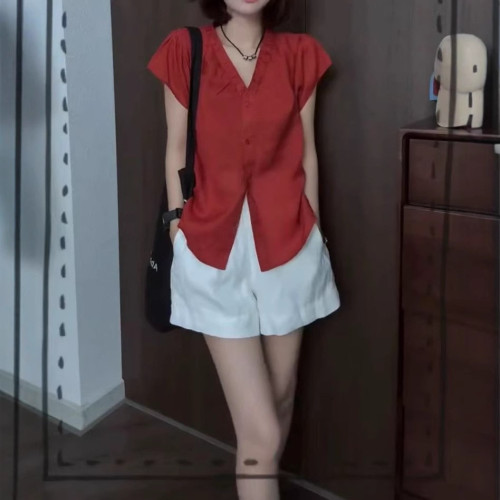 25375大愛美依緣2025夏季新款v領單排釦純色小衫高腰寬松短褲女潮