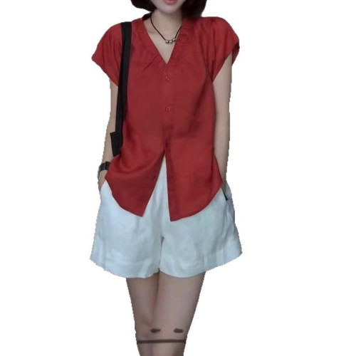 25375大愛美依緣2025夏季新款v領單排釦純色小衫高腰寬松短褲女潮