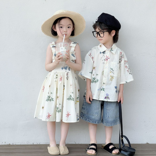 親子裝一家三口高級感夏季2025新款母女款連衣裙海邊度假花襯衫潮