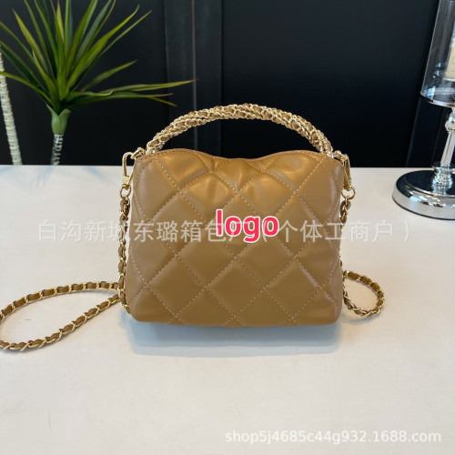 新款菱格鏈條香家交叉手柄包潮女包女包單肩斜後背包油蠟復古水桶包