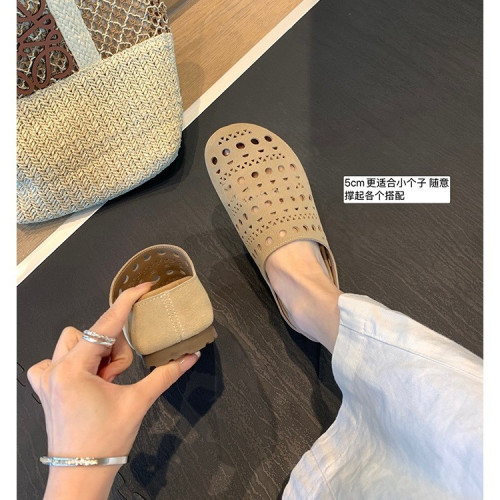 牛皮版夏季新款真皮生巧奶芙時髦鏤空雕花包頭厚底懶人勃肯半拖女