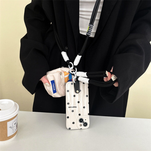 適用於ins黑色波點耳機書包手繩適用iPhone15promax手機殼高顔值. 適用於ins黑色波點耳機書包手繩適用iPhone15promax手機殼高顔值.