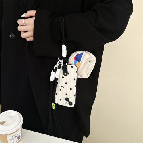 適用於ins黑色波點耳機書包手繩適用iPhone15promax手機殼高顔值. 適用於ins黑色波點耳機書包手繩適用iPhone15promax手機殼高顔值.