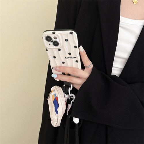 適用於ins黑色波點耳機書包手繩適用iPhone15promax手機殼高顔值. 適用於ins黑色波點耳機書包手繩適用iPhone15promax手機殼高顔值.