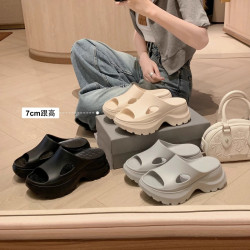 大量現貨~增高7cm超輕踩屎感鏤空露趾涼拖鞋女夏季新款厚底拖鞋