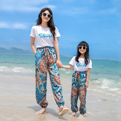2025新款親子裝夏裝一家三口四口母女裝全家旅遊度假拍照沙灘套裝