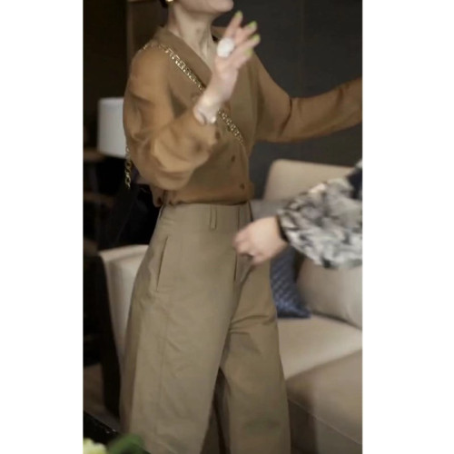 23355大愛美依緣2025夏季新款V領防曬衫女長袖薄款直筒濶腿褲顯瘦