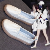 小白鞋女2026春秋新款頭層牛皮軟底孕婦護士鞋一腳蹬淺口樂福女鞋