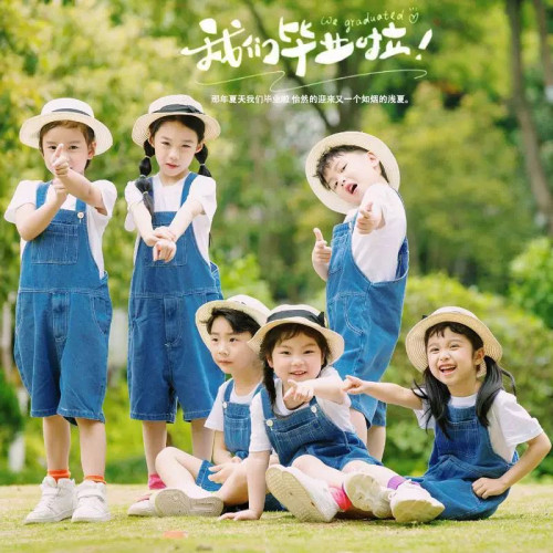 兒童演出服幼兒園班服牛仔褲背帶短褲套裝夏季男女童畢業季表演服
