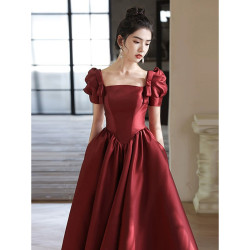 在逃公主敬酒服緞面酒紅色輕奢小衆高級訂婚禮服女春季孕婦遮肚子
