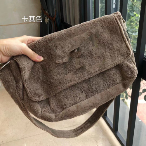 毛絨包女士單肩斜後後背包女包中古包贈品包毛巾包vip積分櫃台女包 毛絨包女士單肩斜後後背包女包中古包贈品包毛巾包vip積分櫃台女包