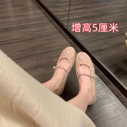 大小姐~進口小羊皮菱格珍珠釦帶內增高單鞋女瑪麗珍小碼323334
