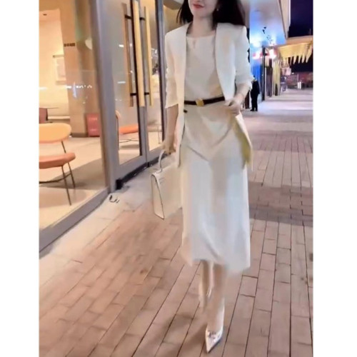 2479大愛美依緣2025新款時尚OL套裝裙西裝外套+連衣裙兩件套女裝